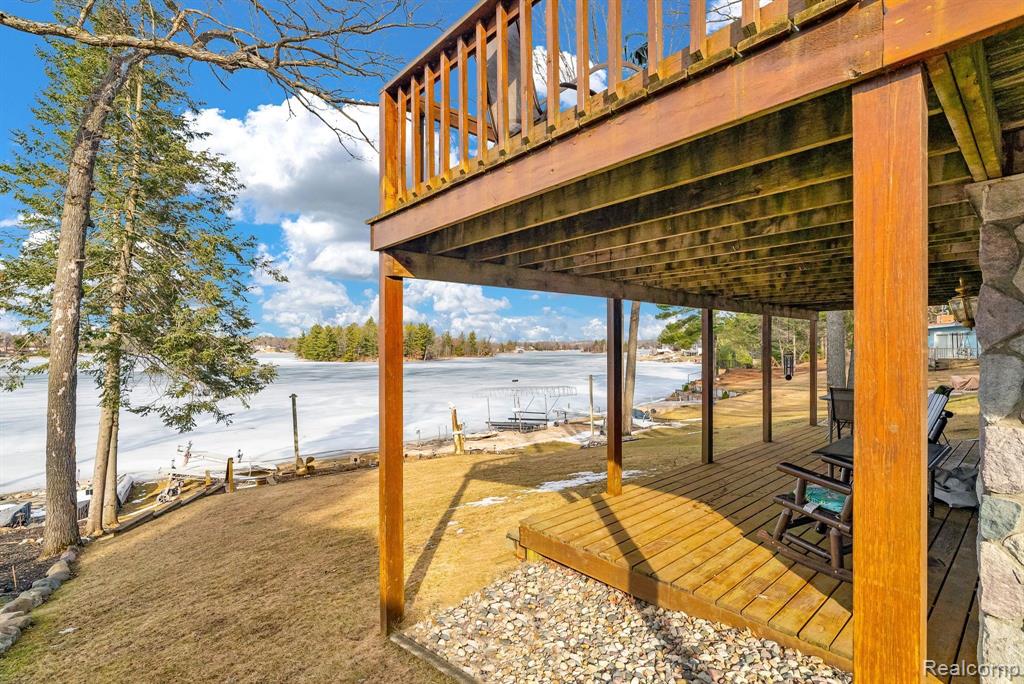 1617 S Ogemaw Trail