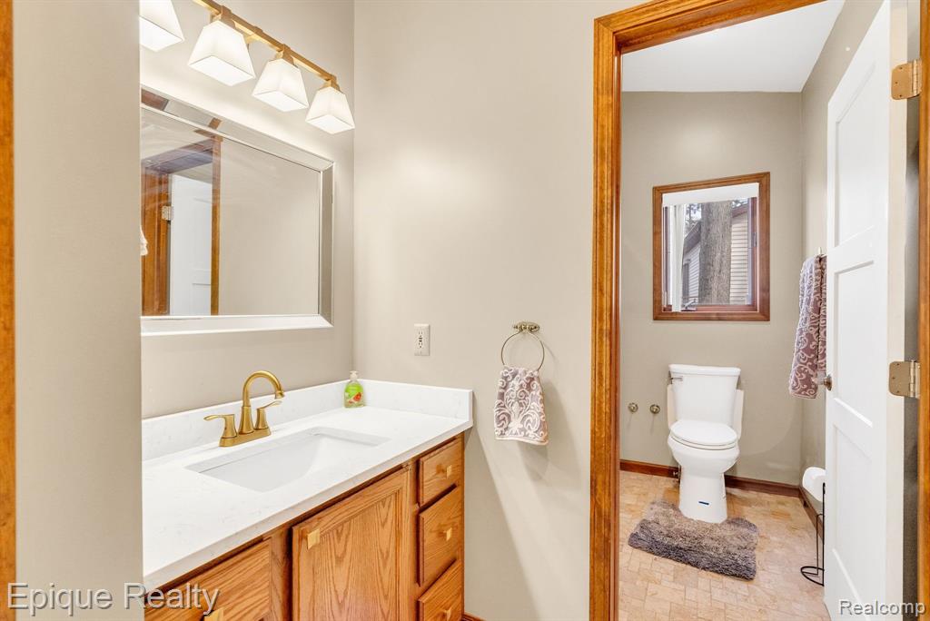 1617 S Ogemaw Trail