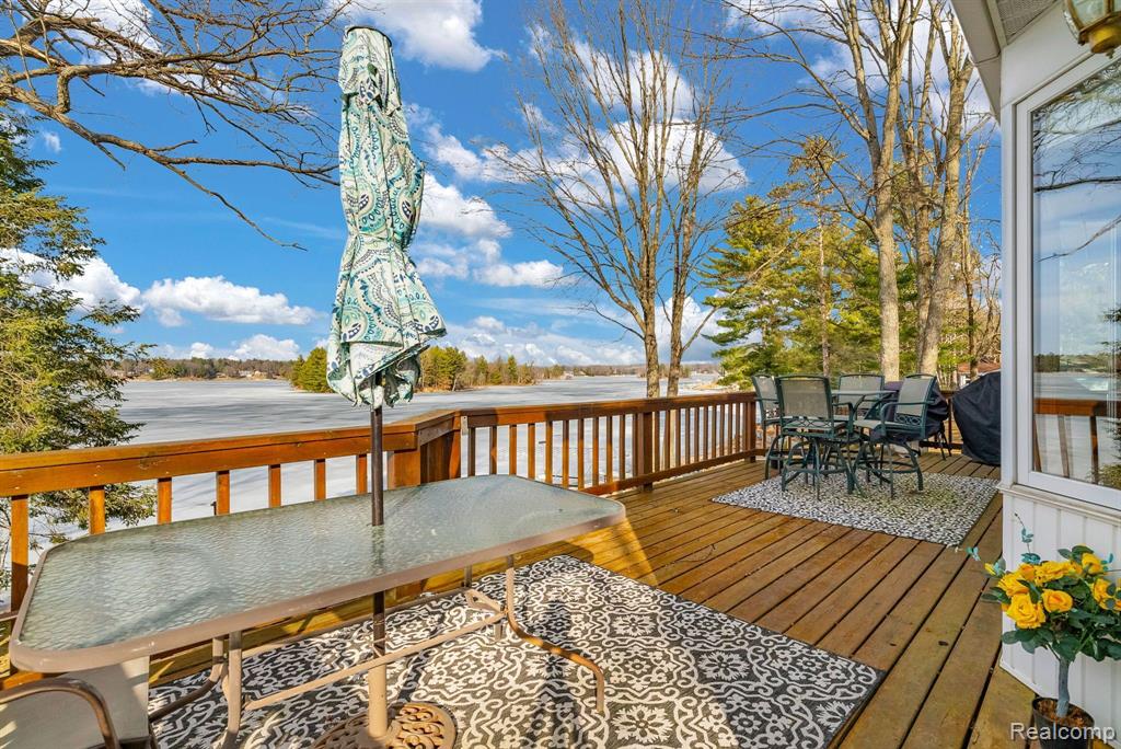 1617 S Ogemaw Trail
