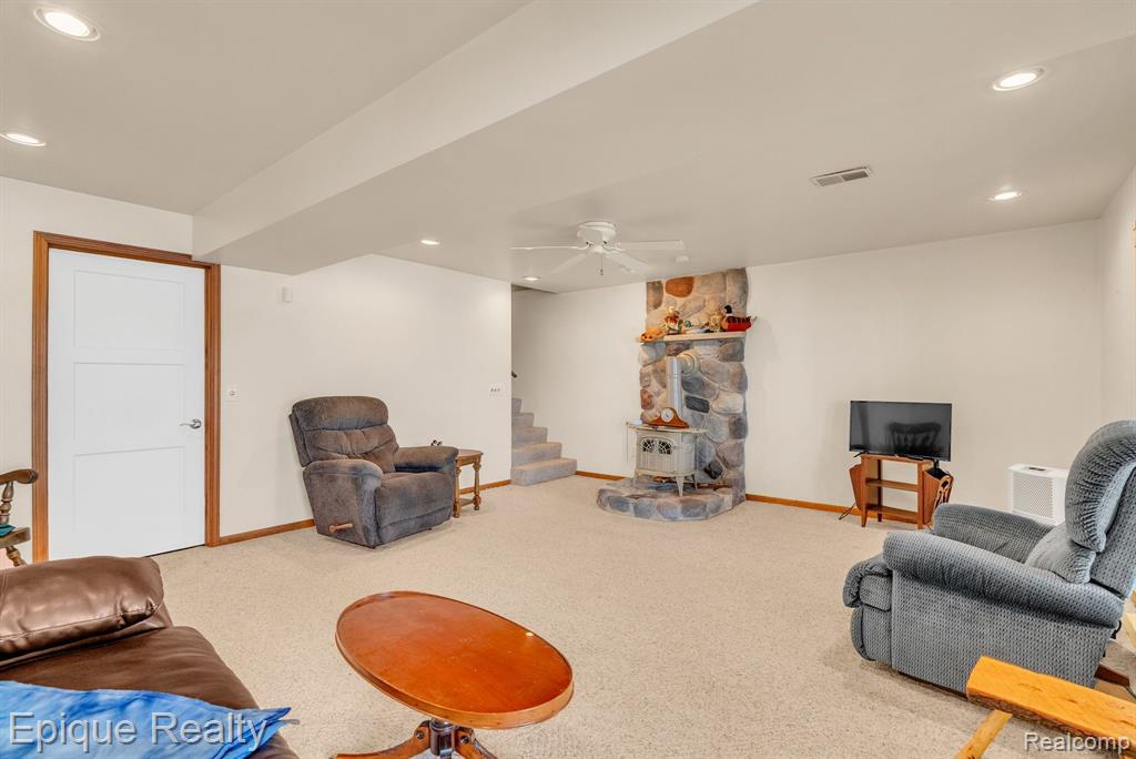 1617 S Ogemaw Trail
