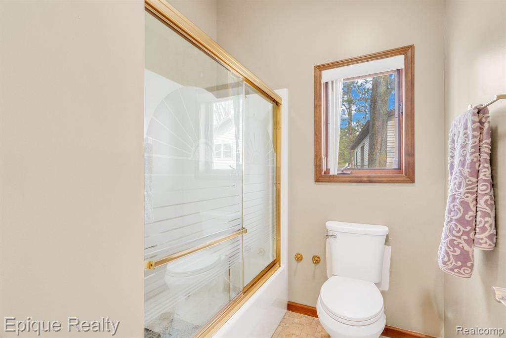 1617 S Ogemaw Trail