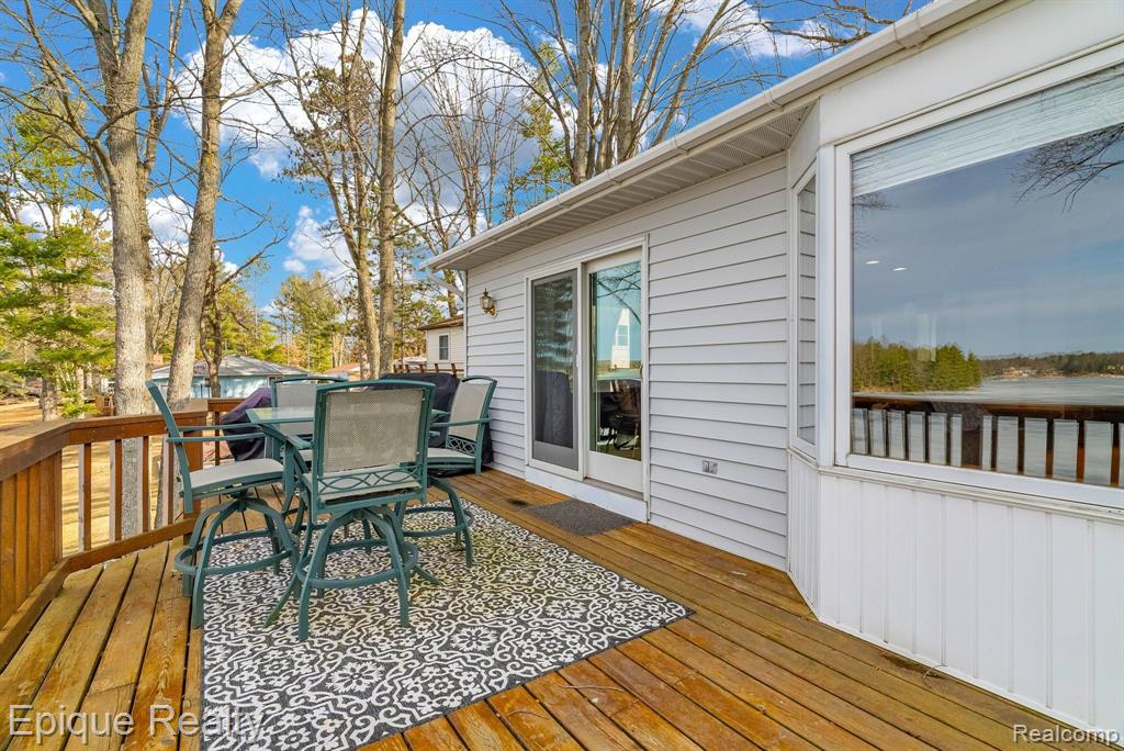 1617 S Ogemaw Trail
