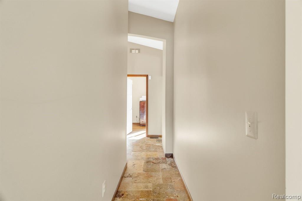 1617 S Ogemaw Trail