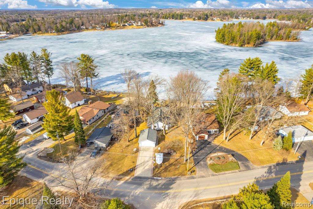 1617 S Ogemaw Trail