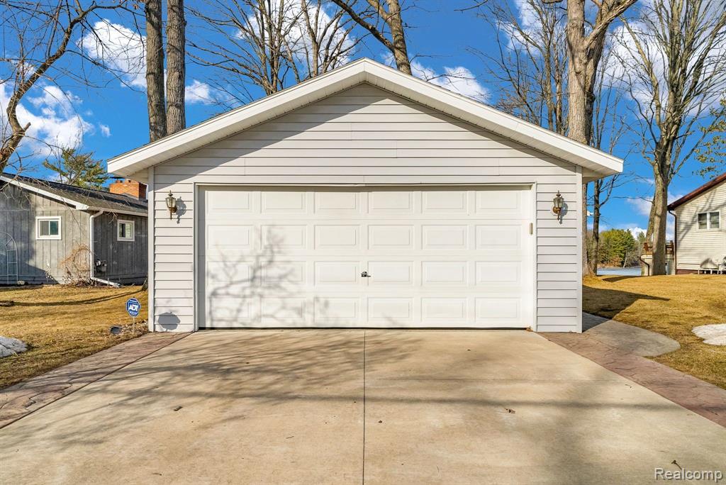 1617 S Ogemaw Trail