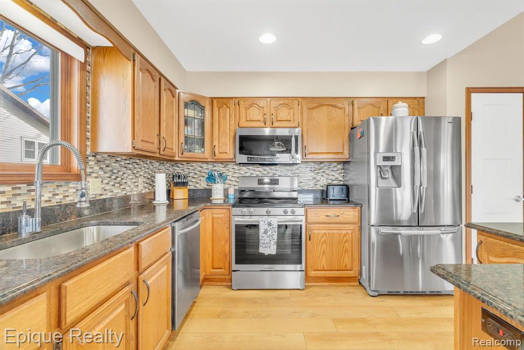 1617 S Ogemaw Trail