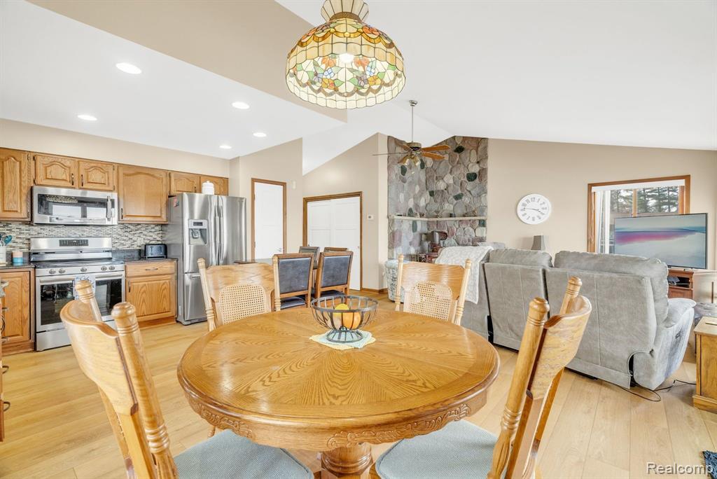 1617 S Ogemaw Trail