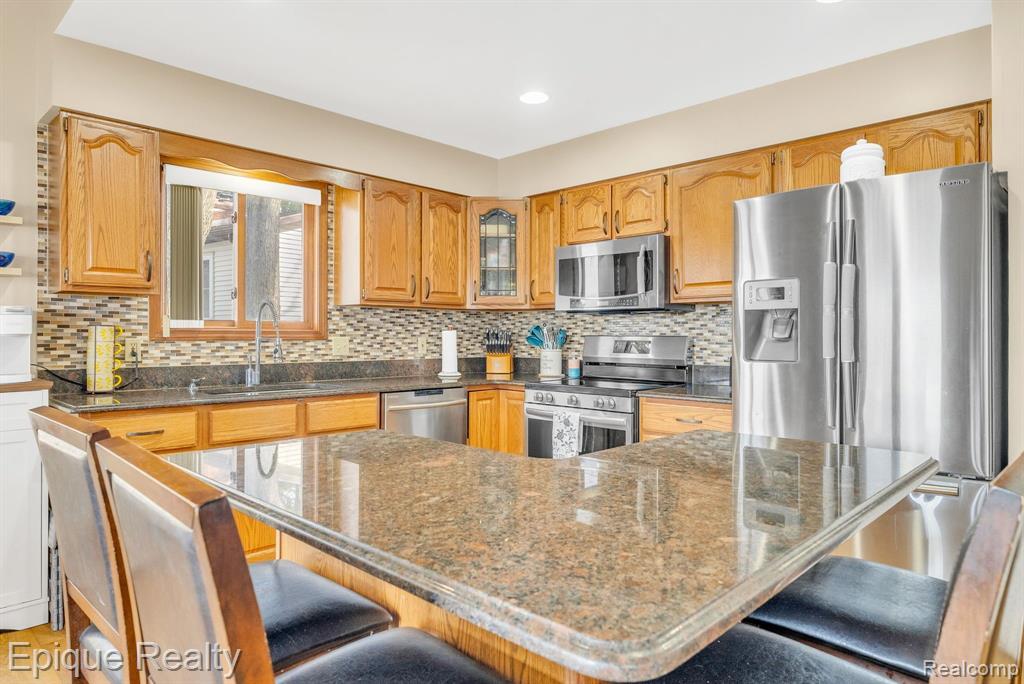 1617 S Ogemaw Trail