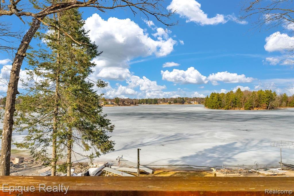 1617 S Ogemaw Trail