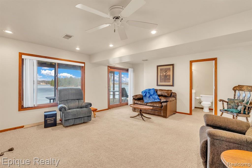 1617 S Ogemaw Trail