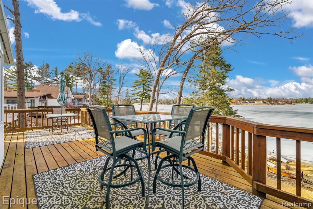1617 S Ogemaw Trail