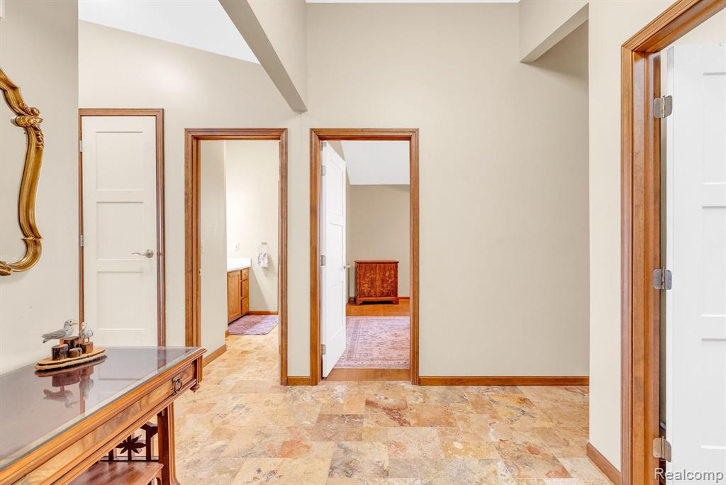 1617 S Ogemaw Trail