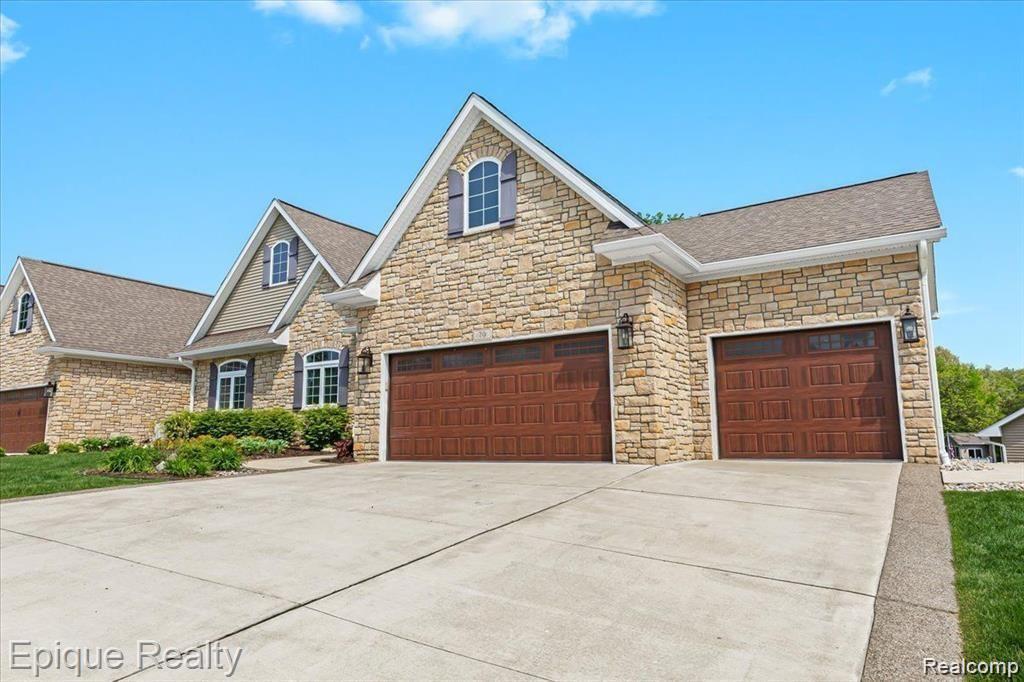 70 Fox Hollow Drive