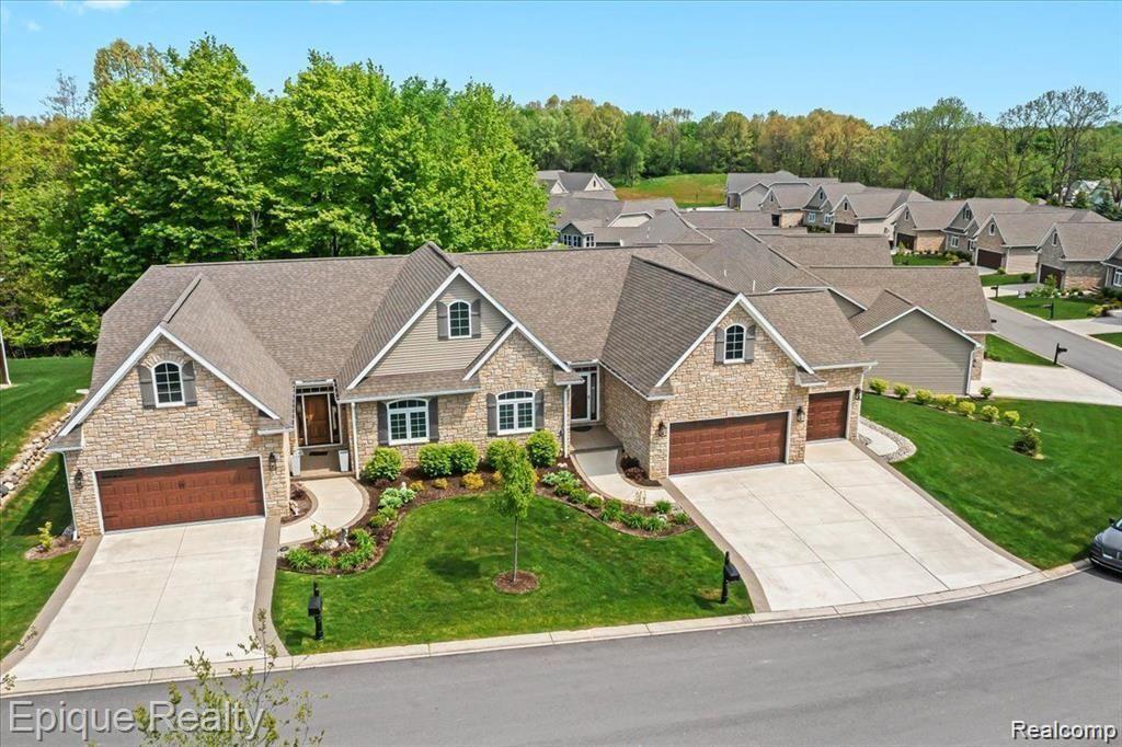 70 Fox Hollow Drive
