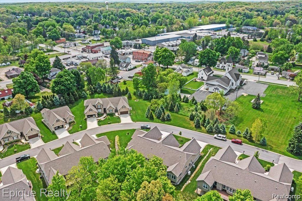 70 Fox Hollow Drive