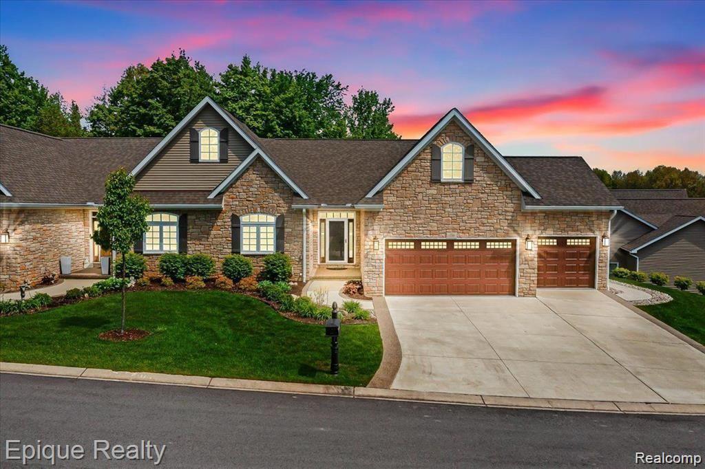 70 Fox Hollow Drive