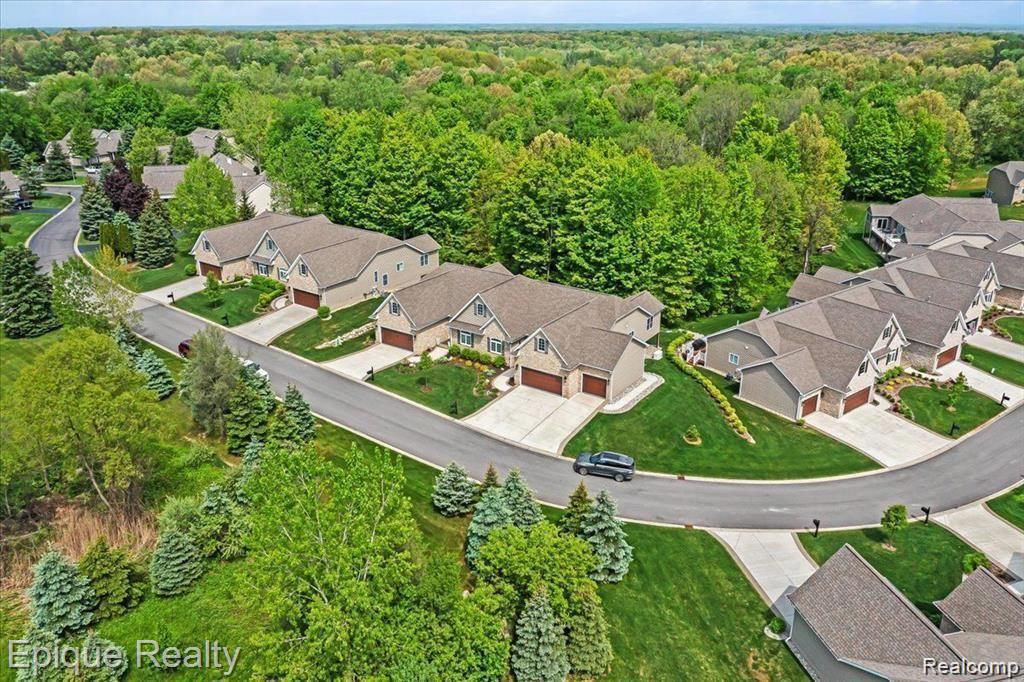 70 Fox Hollow Drive