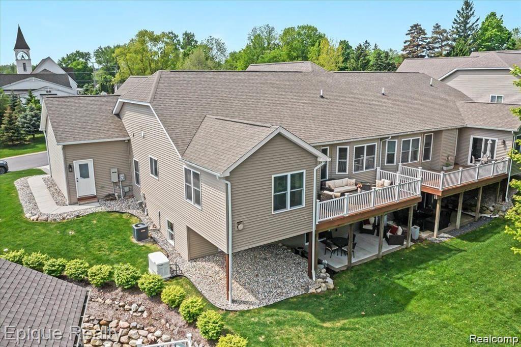 70 Fox Hollow Drive