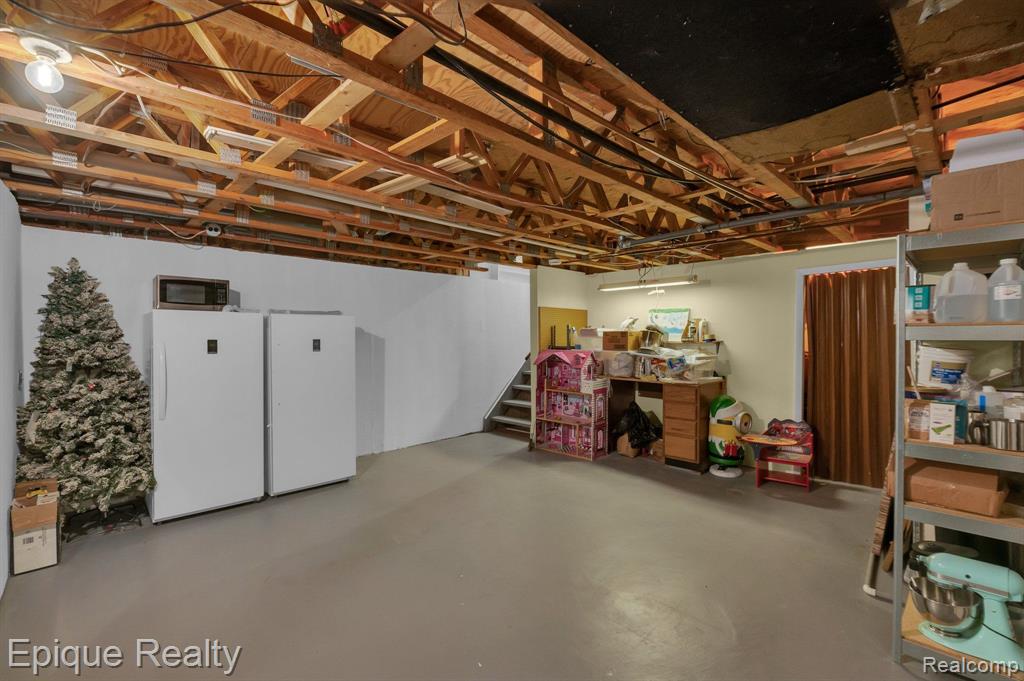 1167 Pine Ridge
