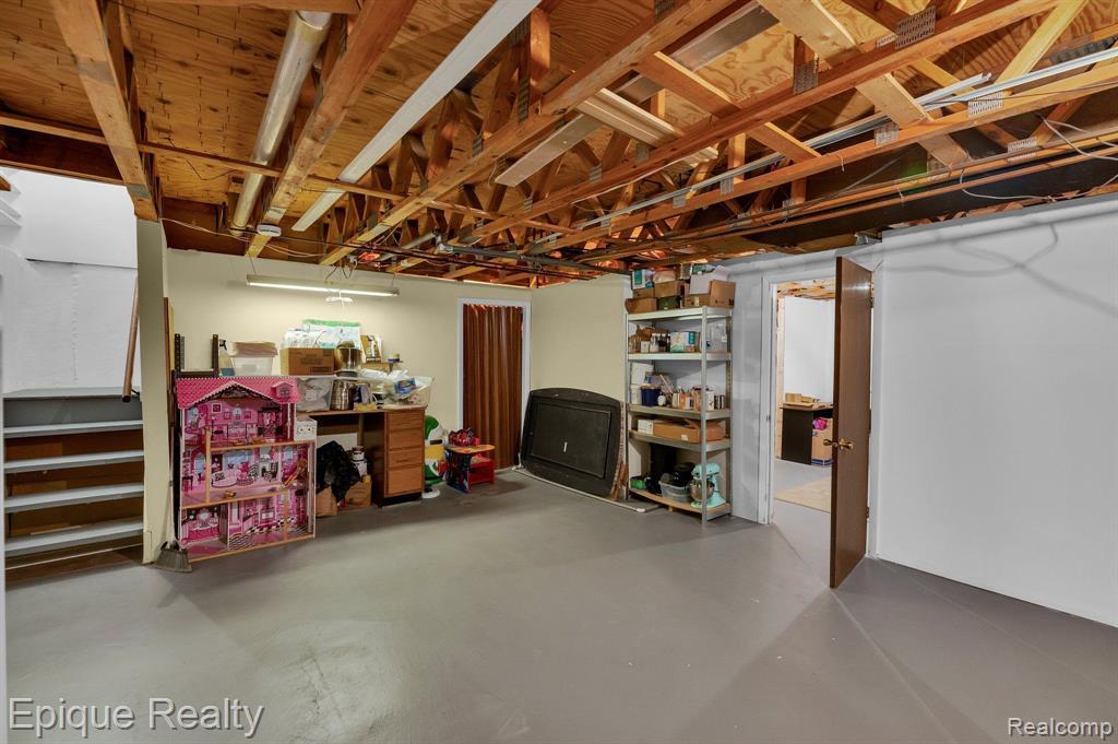 1167 Pine Ridge