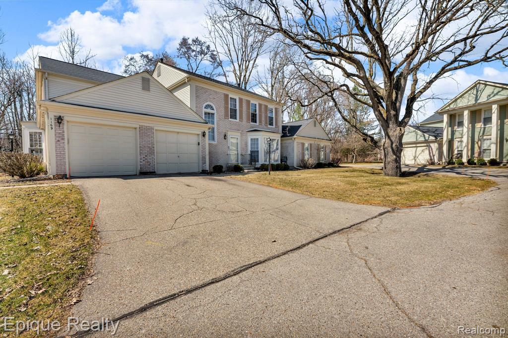 1167 Pine Ridge