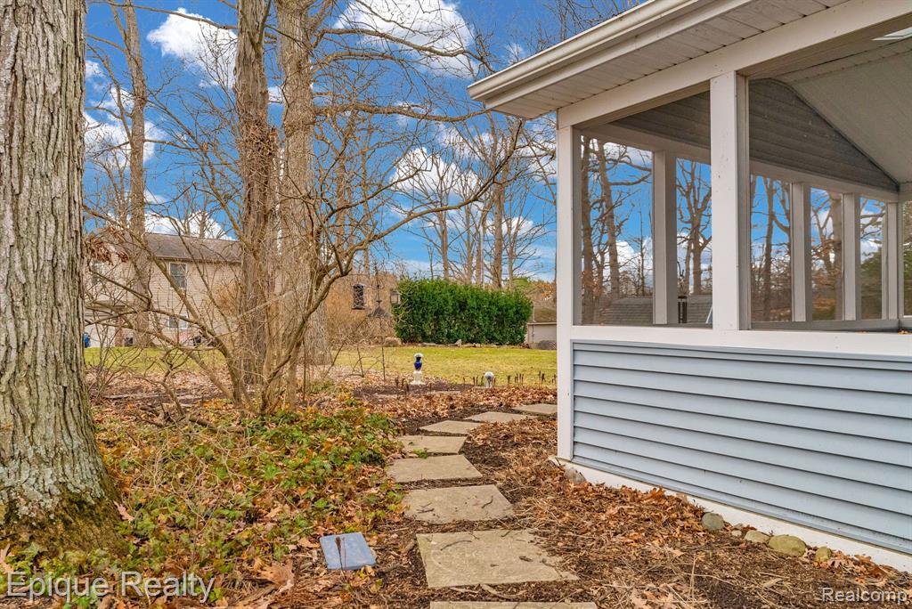 8482 Belle Bluff Drive
