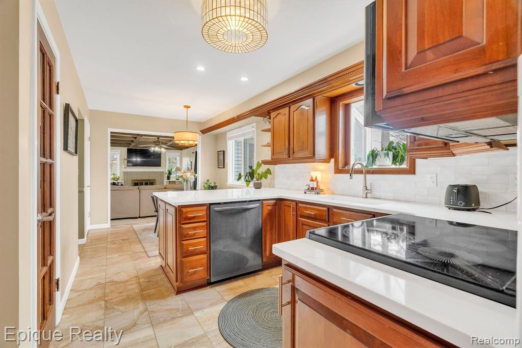 8482 Belle Bluff Drive