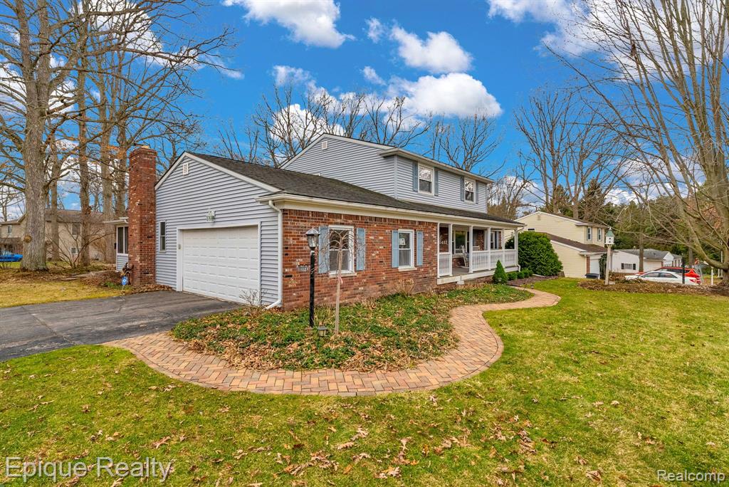 8482 Belle Bluff Drive