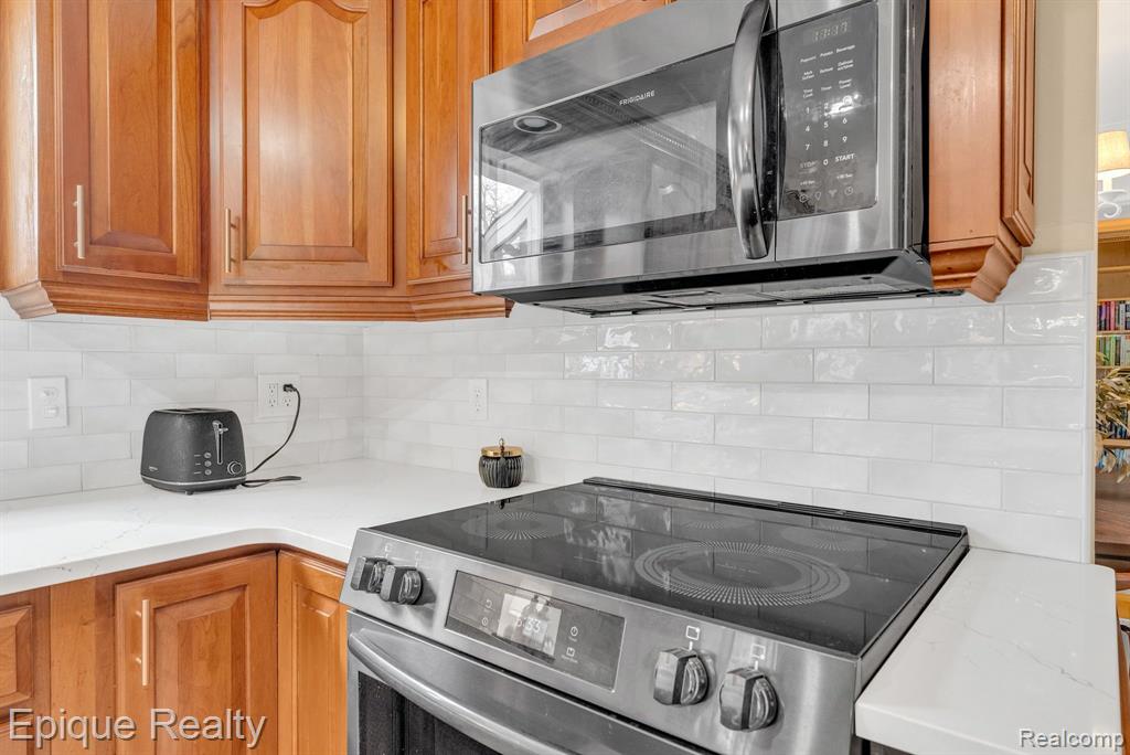 8482 Belle Bluff Drive