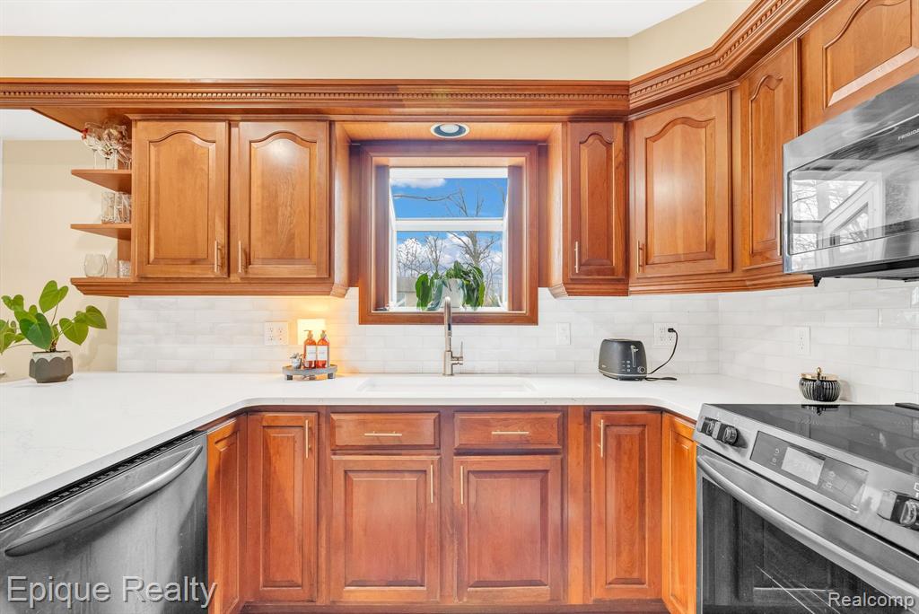 8482 Belle Bluff Drive