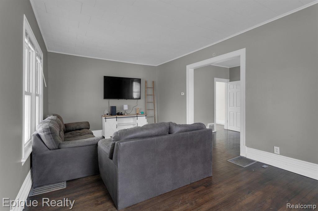 2208 10th Street