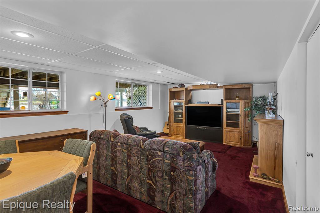 1692 S Newman Road