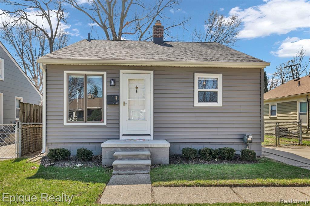 700 Donald Avenue