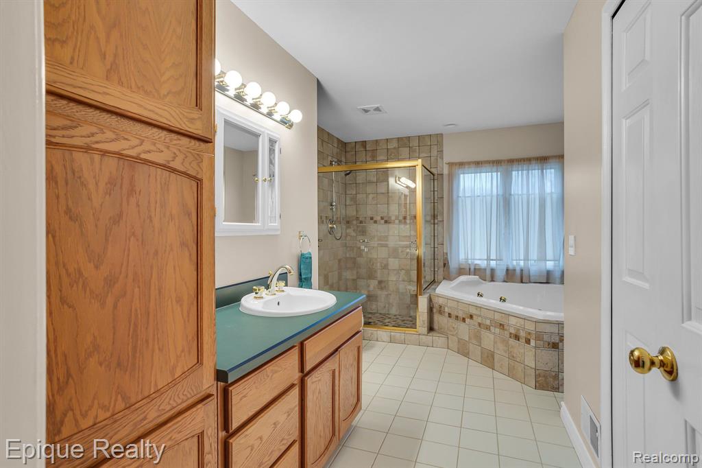 3794 Cedar Ridge Drive