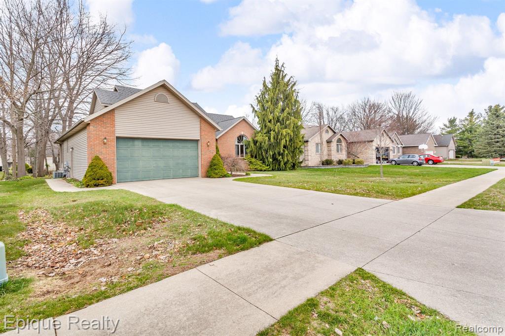 3794 Cedar Ridge Drive