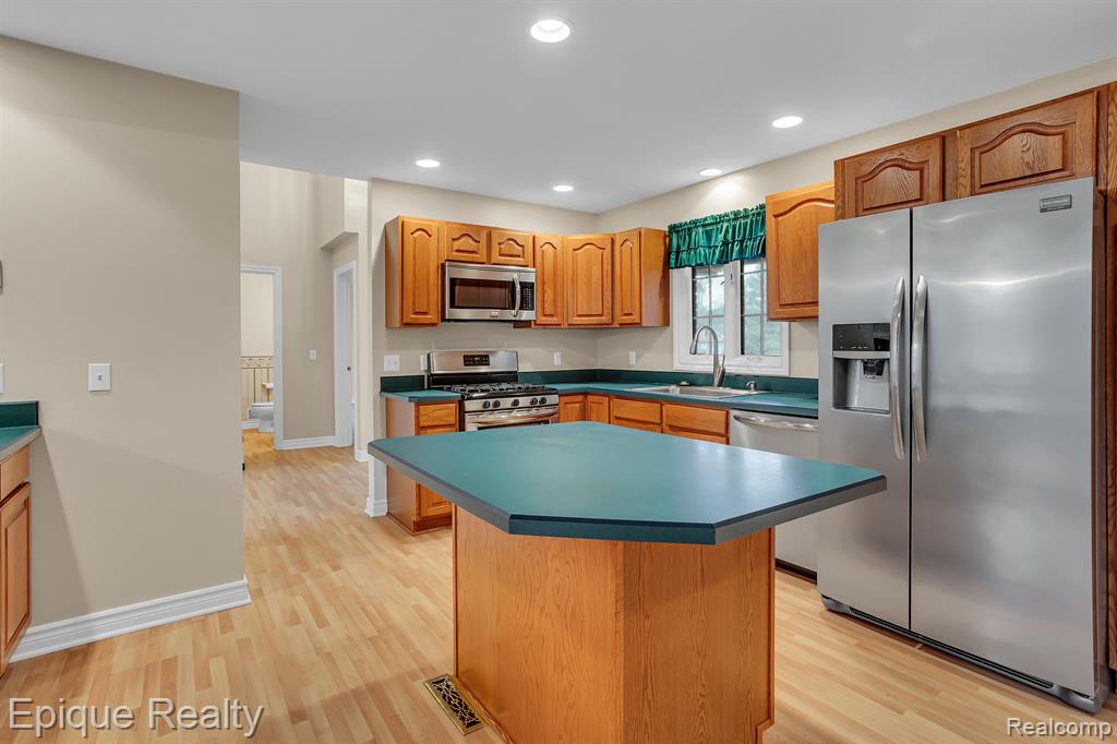 3794 Cedar Ridge Drive