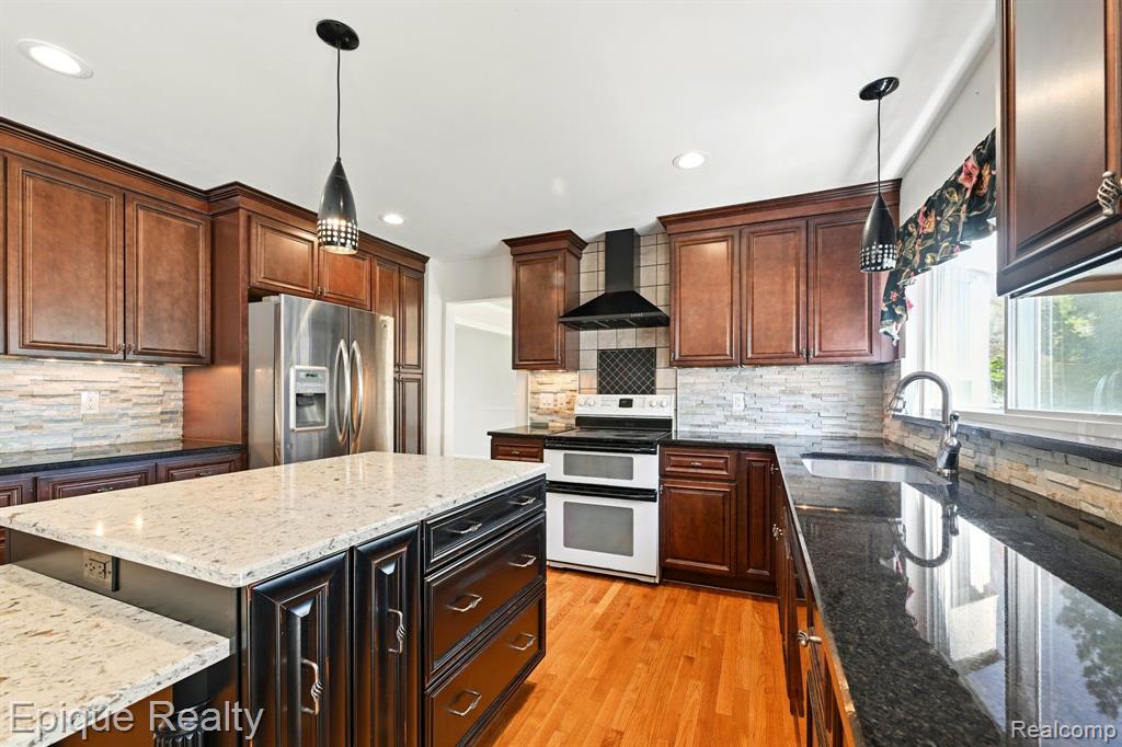 28580 Perryville Way