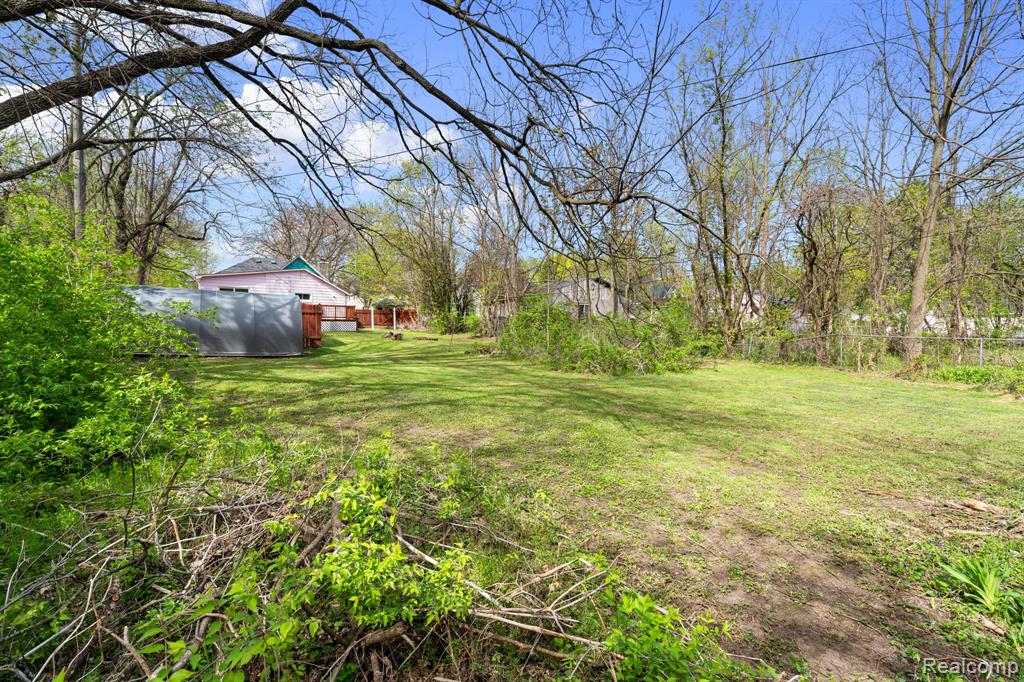 610 E Cross Street
