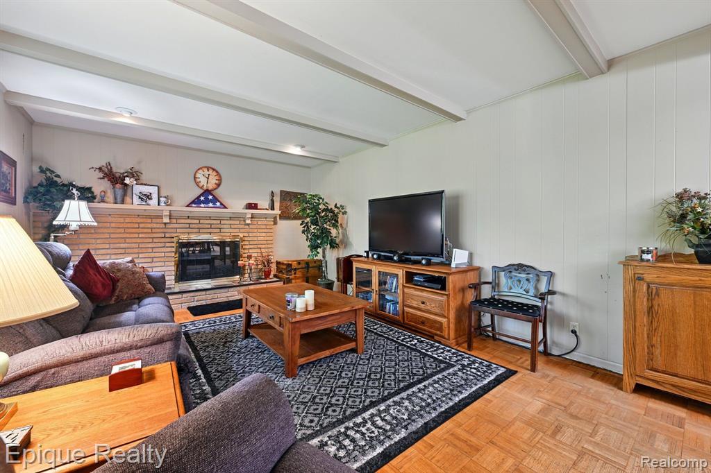 37232 Kelly Road