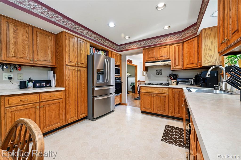 37232 Kelly Road