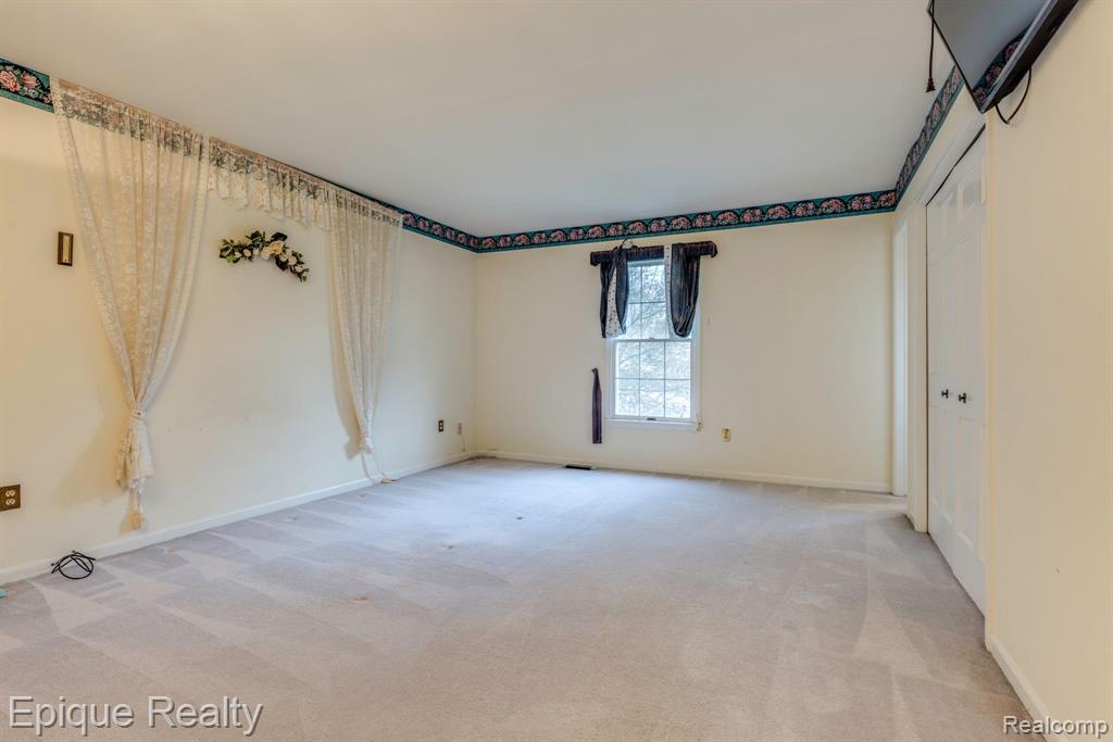 3597 Old Farm Lane