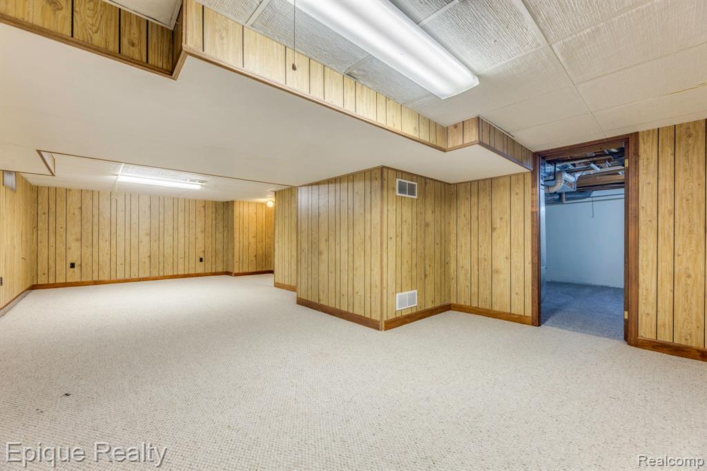 3597 Old Farm Lane