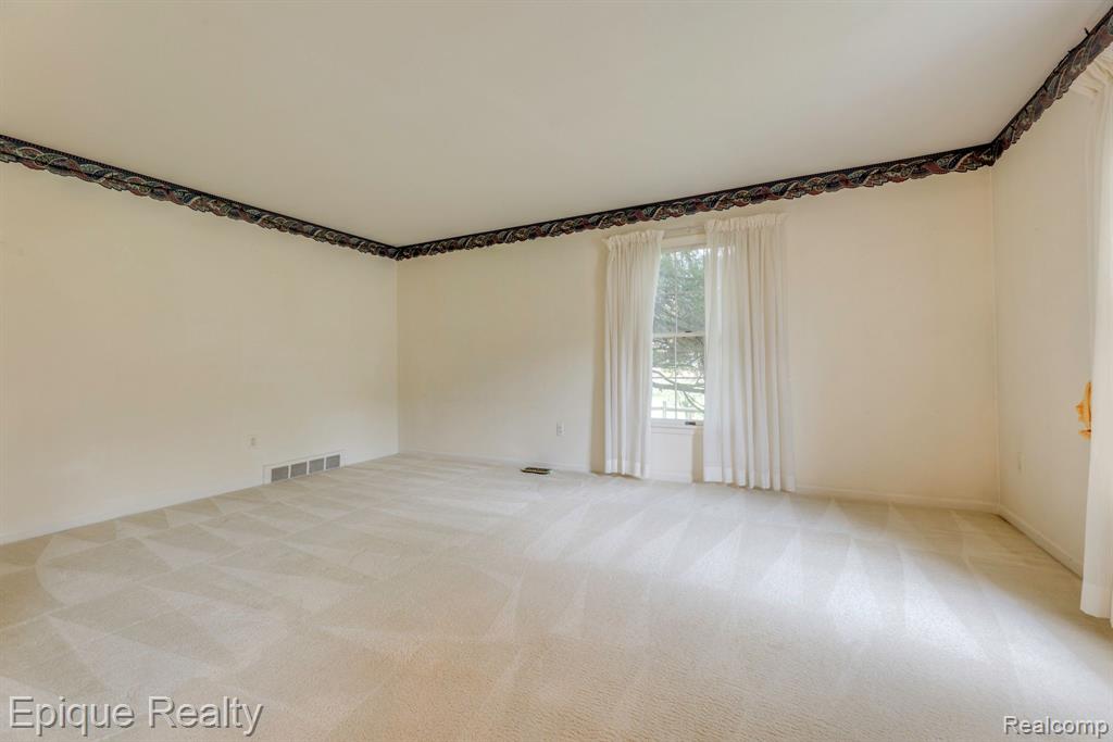 3597 Old Farm Lane