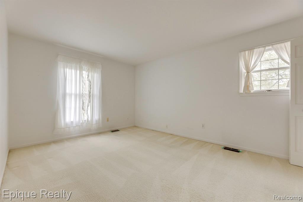 3597 Old Farm Lane