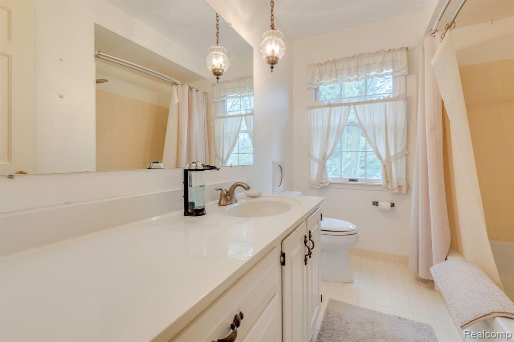 3597 Old Farm Lane