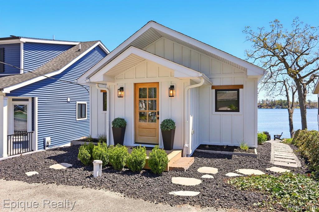 807 Pine Tree Road