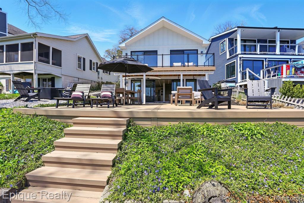 807 Pine Tree Road