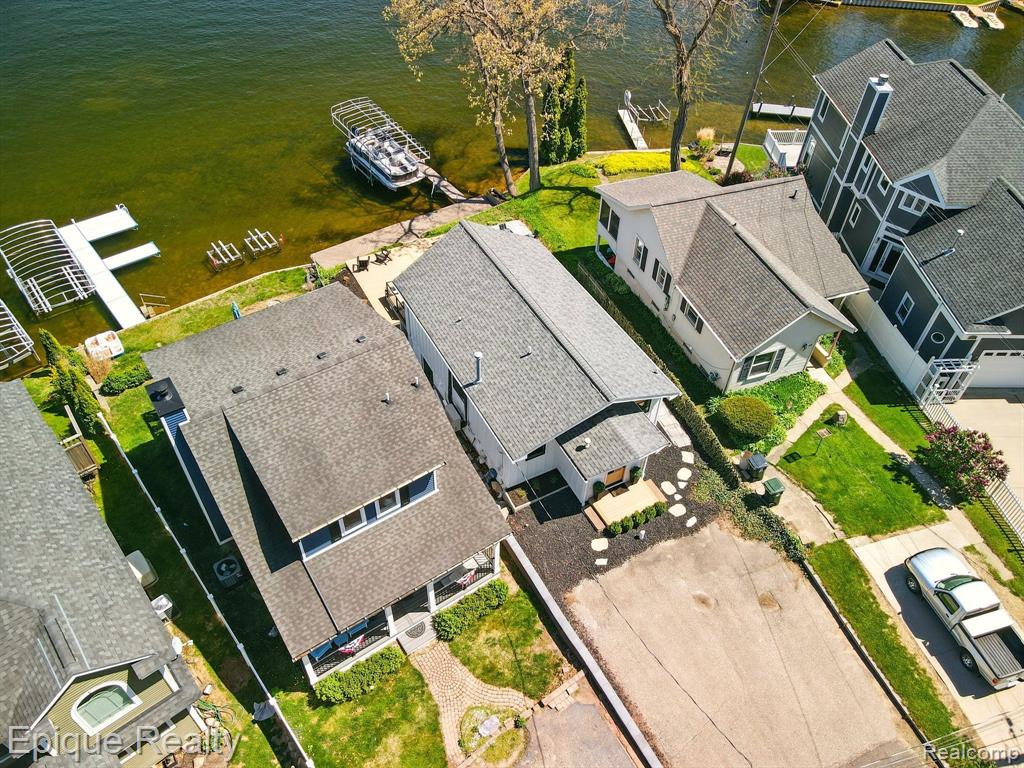 807 Pine Tree Road
