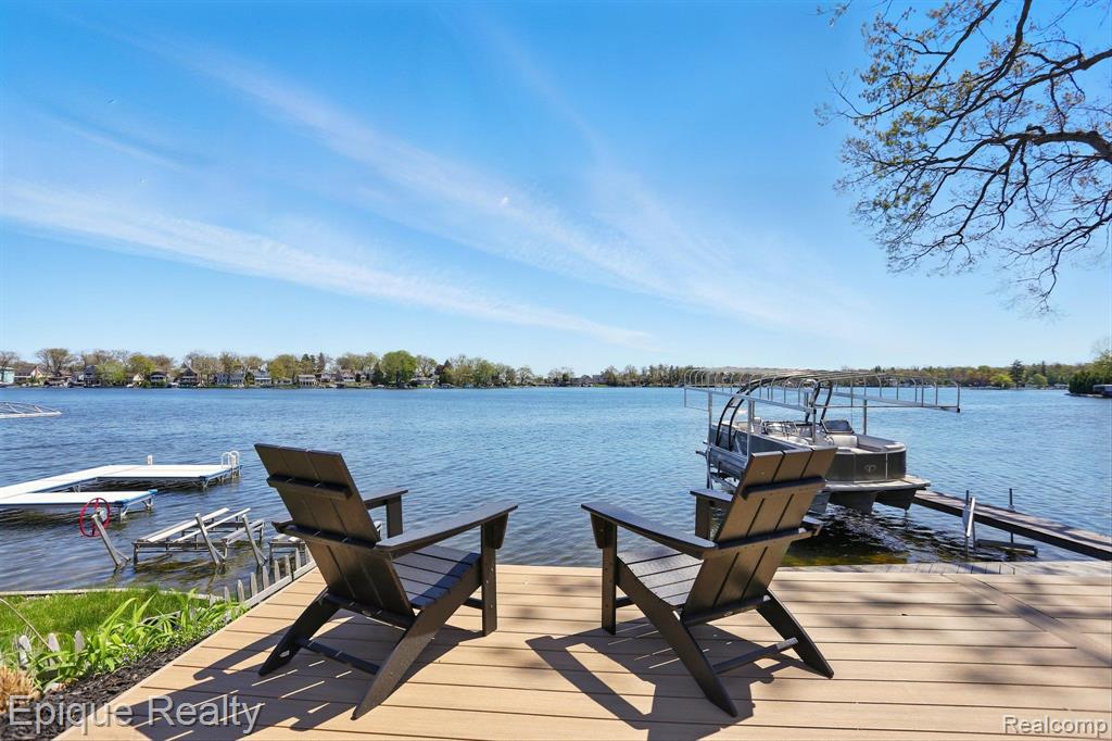807 Pine Tree Road