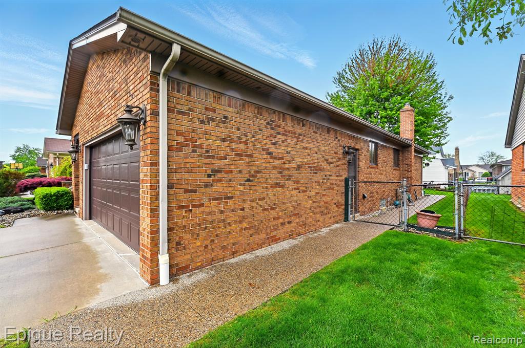 47296 Sanborn Drive